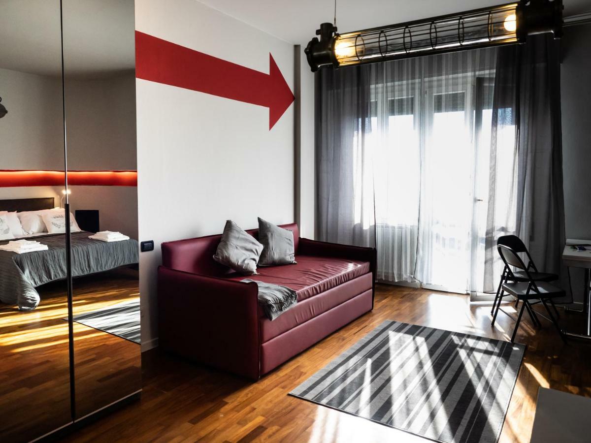 Carlotta Station Suite Болонья Экстерьер фото