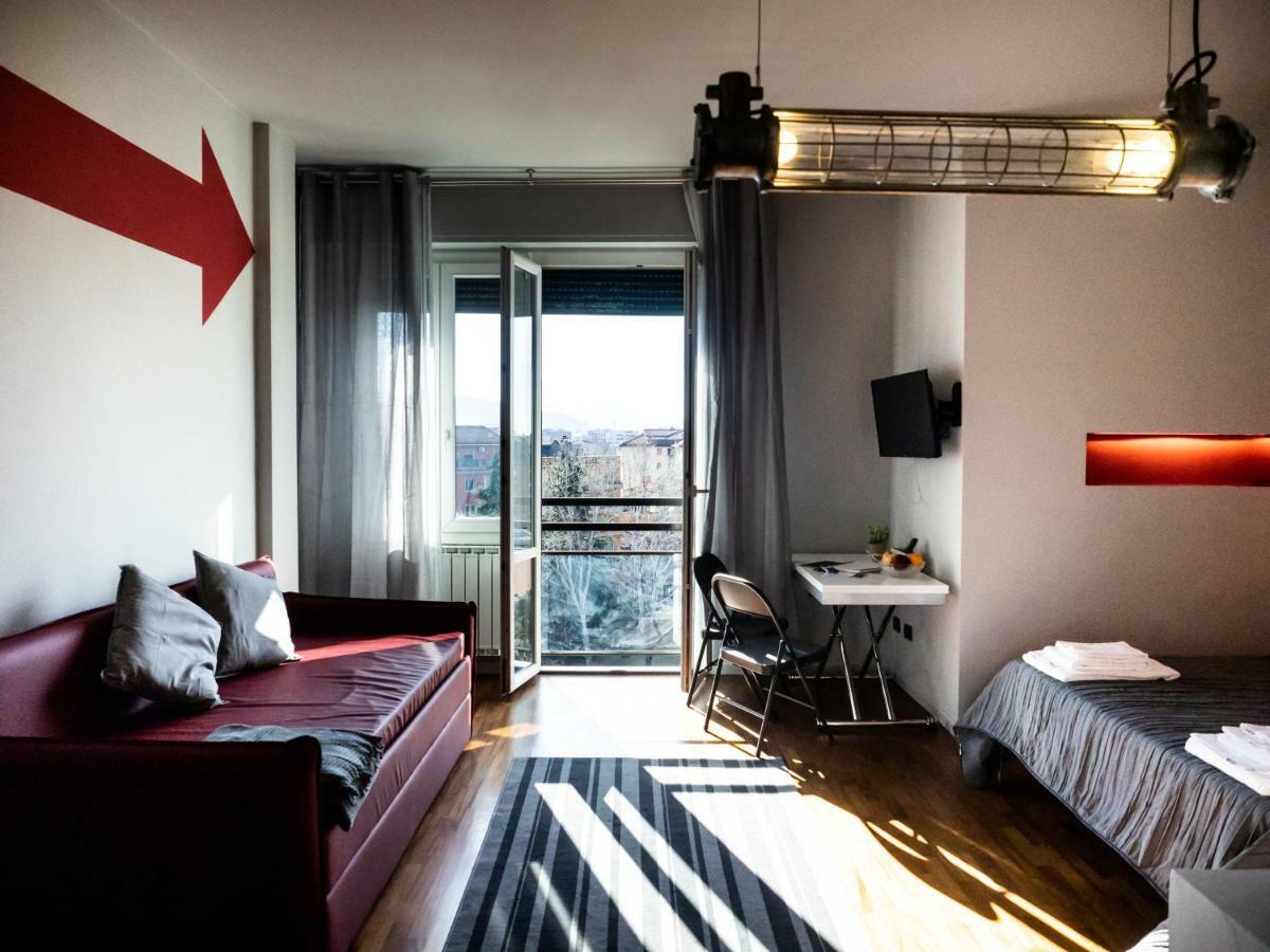 Carlotta Station Suite Болонья Экстерьер фото