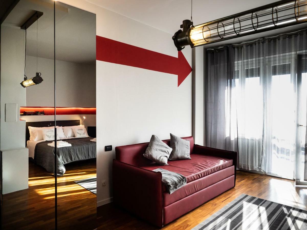 Carlotta Station Suite Болонья Экстерьер фото