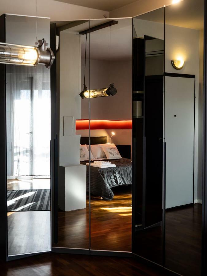 Carlotta Station Suite Болонья Экстерьер фото