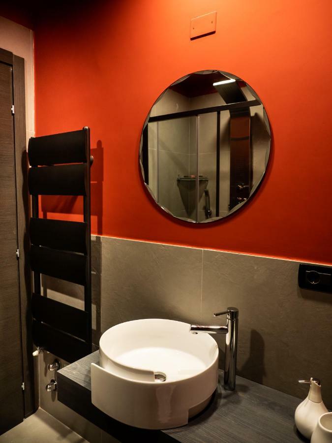 Carlotta Station Suite Болонья Экстерьер фото