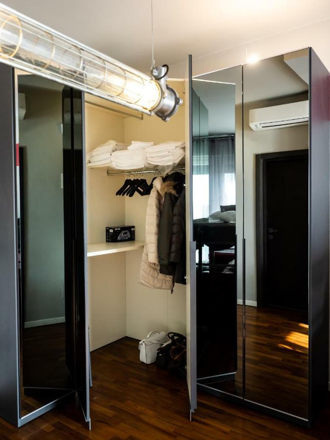 Carlotta Station Suite Болонья Экстерьер фото
