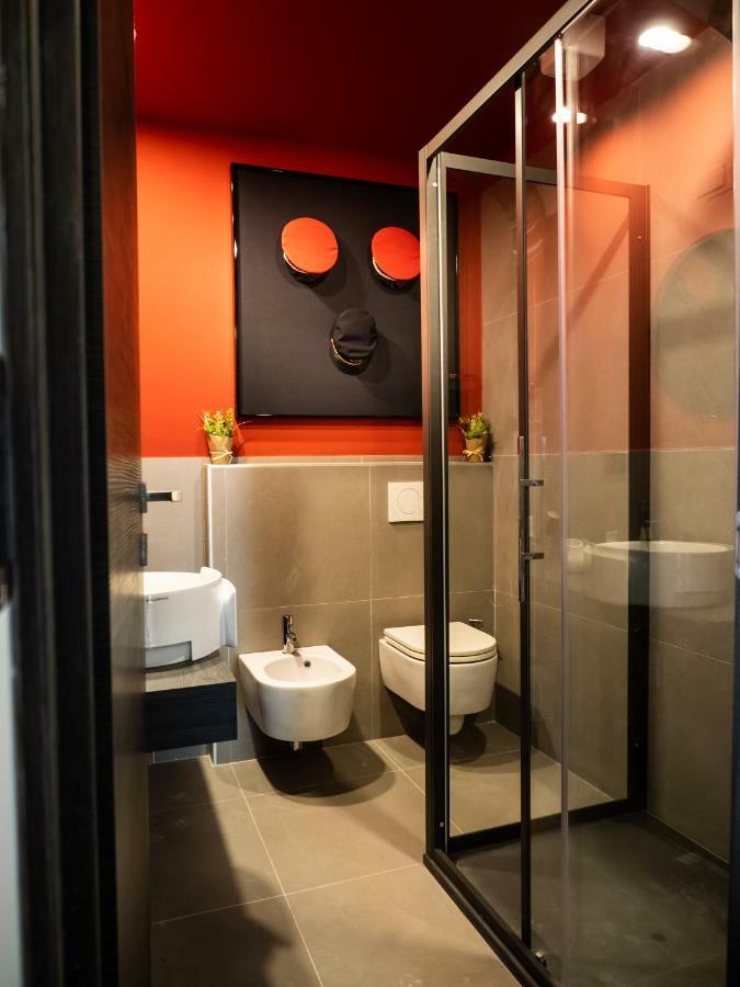 Carlotta Station Suite Болонья Экстерьер фото