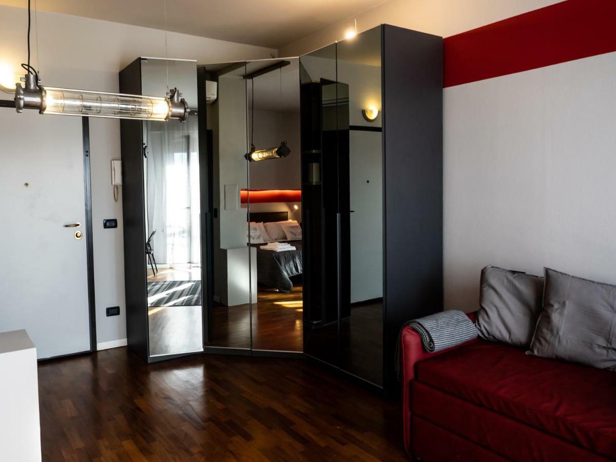 Carlotta Station Suite Болонья Экстерьер фото